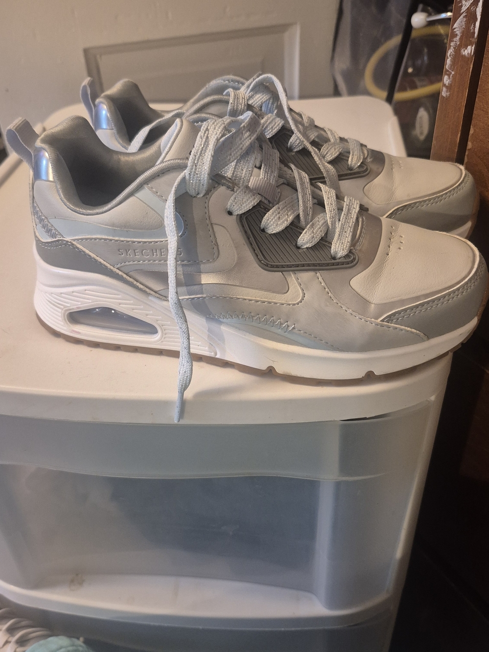 Girl sketchers Size 2 - Picture 3 of 3